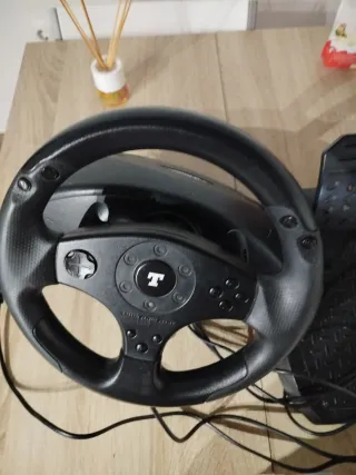 PS4 + Volante con Pedales y 8 Juegos