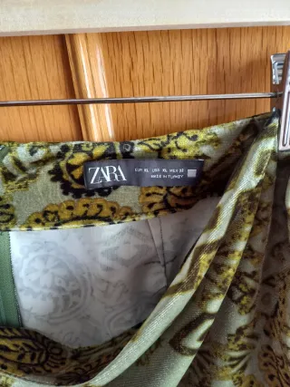 Falda con flecos y estampado paisley