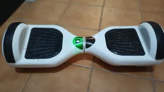 Hoverboard blanco con luces LED