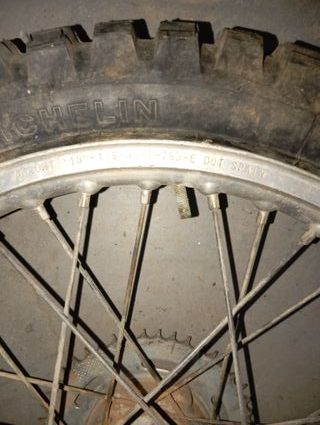 Rueda Llanta Trasera Moto Clásica 18 3.00-18