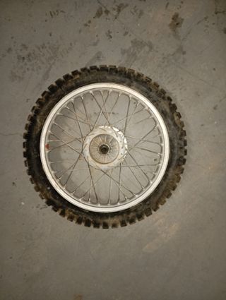 Rueda Llanta Trasera Moto Clásica 18 3.00-18