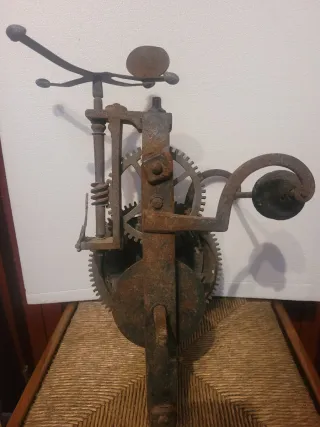 Asador de chimenea antiguo