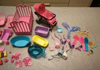 Lote de accesorios bebé tamaño barbie
