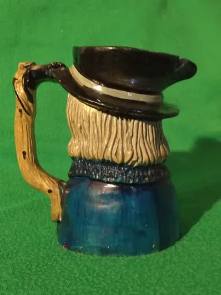 Antigua jarra de crema inglesa. Jarra Toby. Buena.