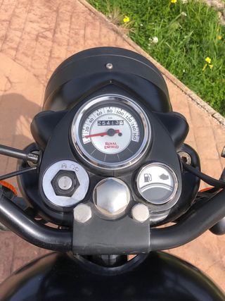 Royal Enfield Classic 500 Stealth Black