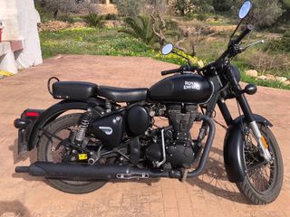 Royal Enfield Classic 500 Stealth Black