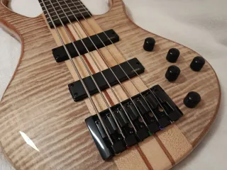 Basso 6 corde Harley Benton BZ-6000 II NT