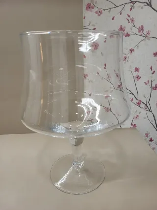 Copa grande decorativa de vidrio