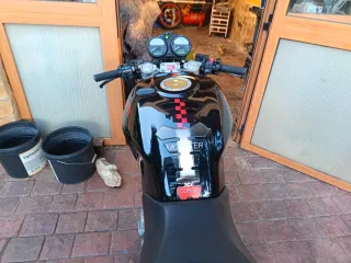 Ducati Monster 620 i Negra y Roja