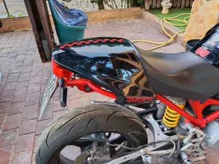 Ducati Monster 620 i Negra y Roja