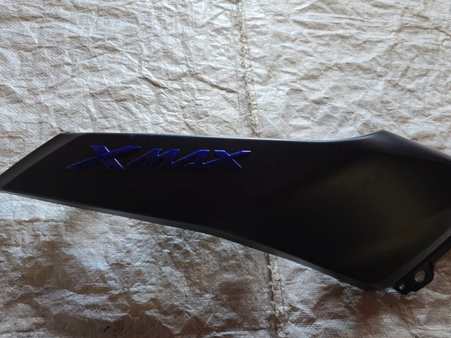 YAMAHA X MAX 125/300( TAPA TRASERA DERECHAS )