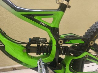 Bicicleta DH Specialized
