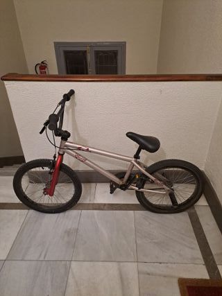 Bicicleta BMX casi nueva