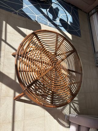 Mesa redonda ratán con cristal