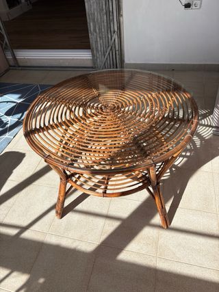 Mesa redonda ratán con cristal