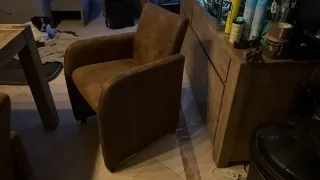 Mesa comedor y 4 sillones