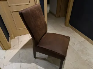 Mesa comedor y 4 sillones