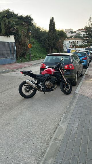 Honda CB500F Roja y Negra año 2022