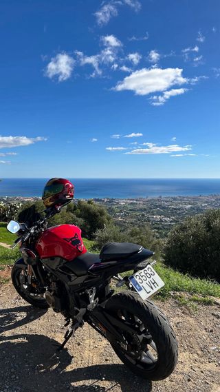 Honda CB500F Roja y Negra año 2022
