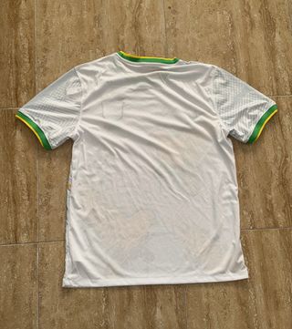 Camiseta Nike Brasil Pájaro Amarillo