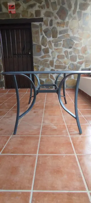 Mesa de jardín metálica