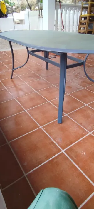 Mesa de jardín metálica