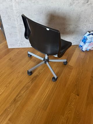 Sedia girevole nera Ikea con ruote