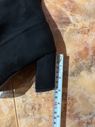 Botas altas negras talla 41 .