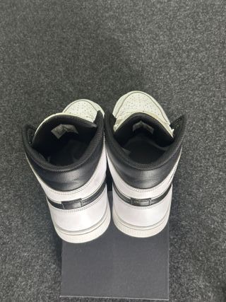 Nike Jordan 1 Mid Reverse Panda 42