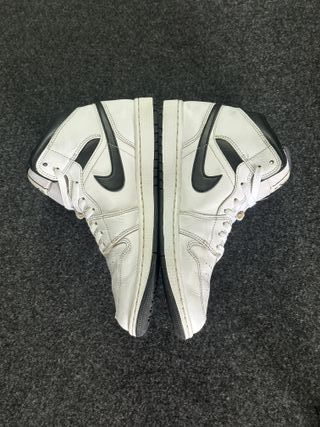 Nike Jordan 1 Mid Reverse Panda 42