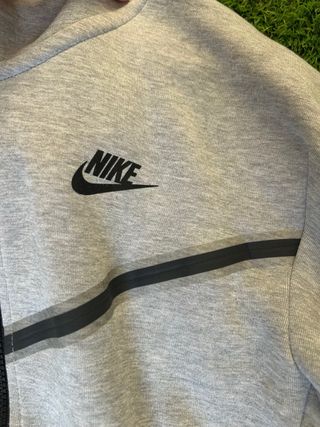 Chaqueta Nike Tech Gris Original