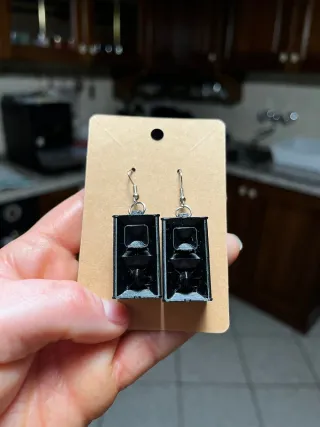 Orecchini Tekno Rave Cassa Neri Mai usati nuovi