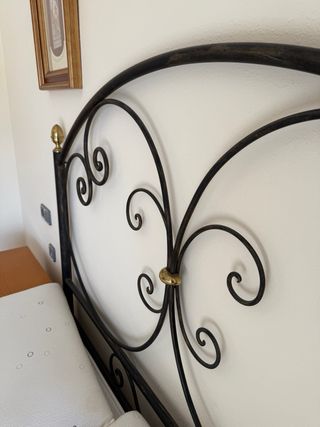 Cama matrimonio con cabecero y colchón