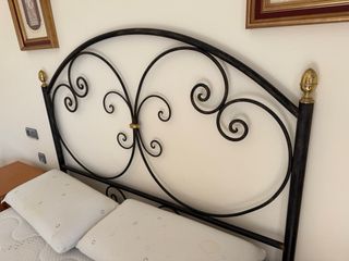 Cama matrimonio con cabecero y colchón