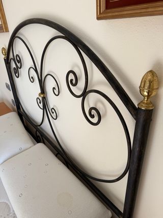 Cama matrimonio con cabecero y colchón