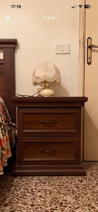 Letto matrimoniale con reti e 2 comodini