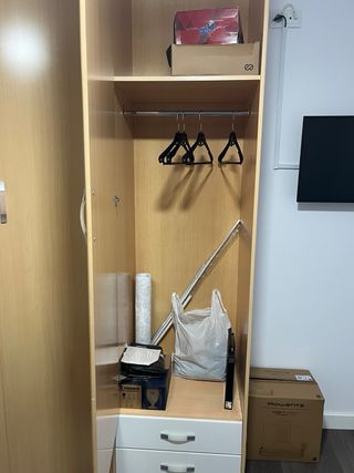 Armario de rincón madera