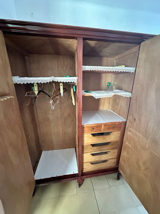 Armario antiguo madera maciza