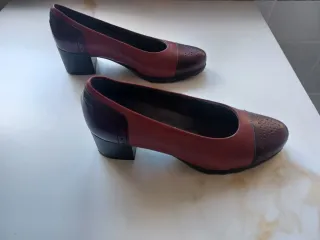 Zapatos Pitillos granate mujer