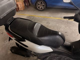 Piaggio X7 Evo 125cc Maxi Scooter Blanca