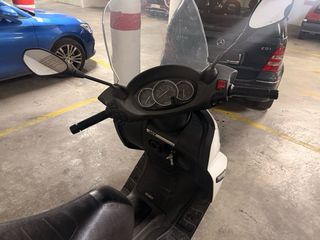 Piaggio X7 Evo 125cc Maxi Scooter Blanca