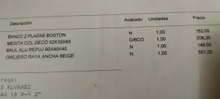 Sillón orejero de tela a rayas