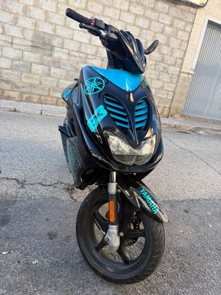 Yamaha Aerox 49cc Negra y Azul