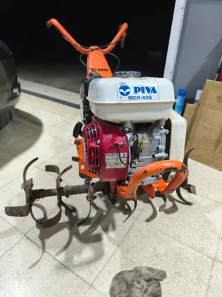 Varios aperos agricolas