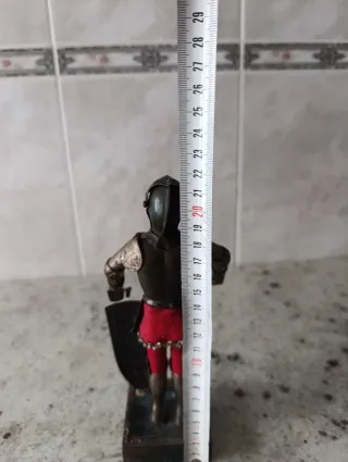 Figura Caballero Medieval con Lanza y Escudo