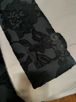 Abrigo Desigual entallado negro T.34 XS