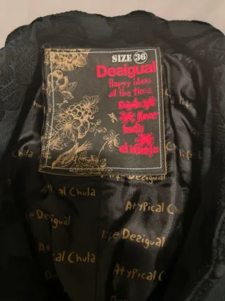Abrigo Desigual entallado negro T.34 XS