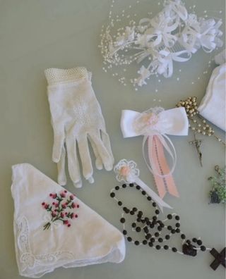 Tocado, guantes, rosarios, comunión/boda