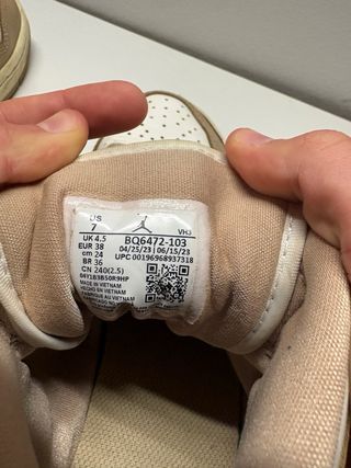 Zapatillas Nike Jordan Beige y Blanco