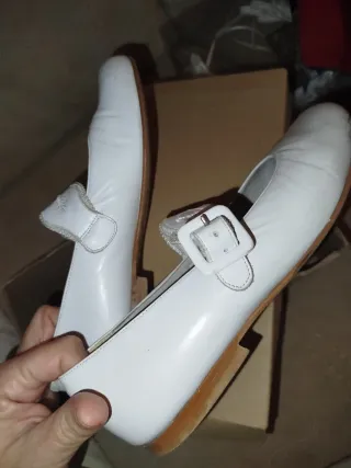 Scarpe bianche per la comunione